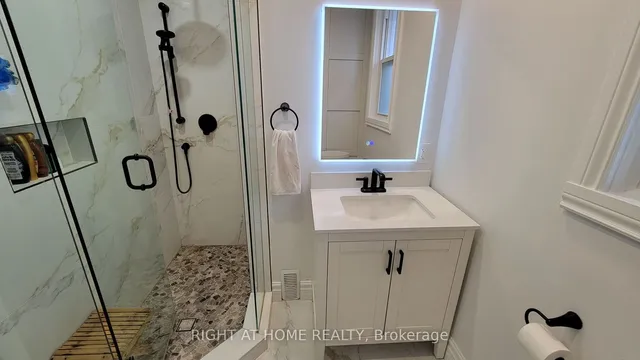 Additional image 12 of 124 Barons Ave