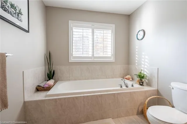 Additional image 18 of 135 Kinsman Dr