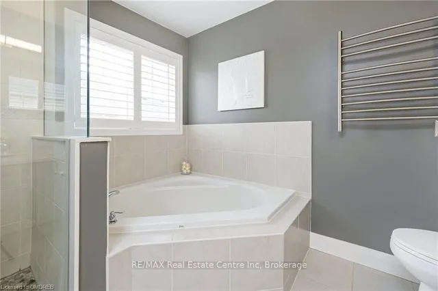 Additional image 26 of 567 SANDERSON Cres