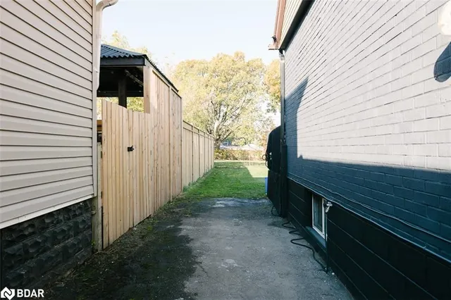 Additional image 38 of 673 Knox Ave