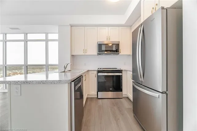 Additional image 11 of 460 Dundas St Unit 1105