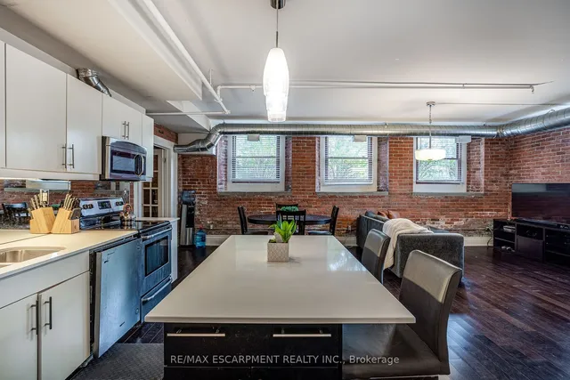 Additional image 8 of 200 STINSON St Unit 104