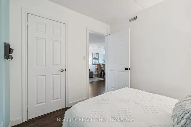 Additional image 10 of 1421 Walker's Line Unit 305