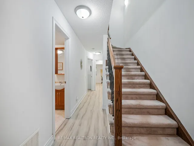 Additional image 18 of 420 Kenneth Ave Unit 4