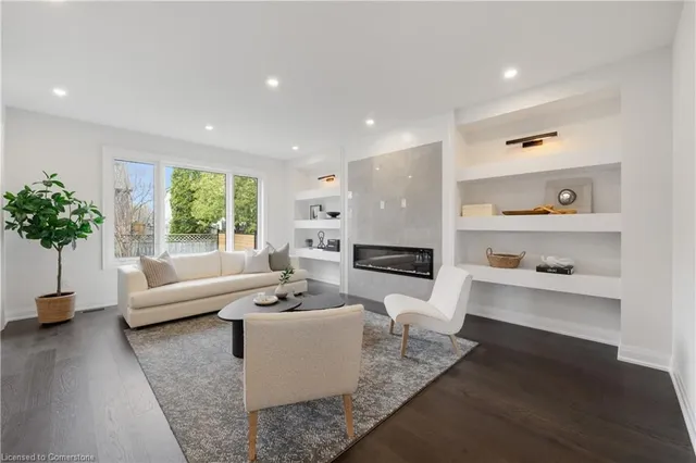 Additional image 5 of 518 Markay Common