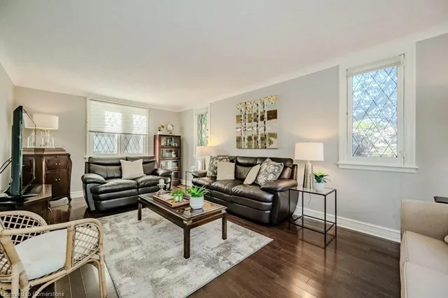 Additional image 6 of 2 Chedoke Ave