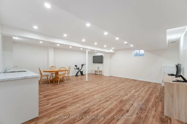 Additional image 32 of 369 Snoek Pt