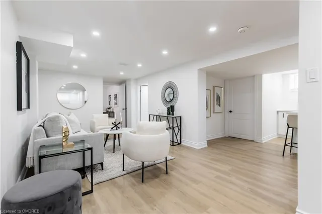 Additional image 30 of 46 Upper Walker Ave