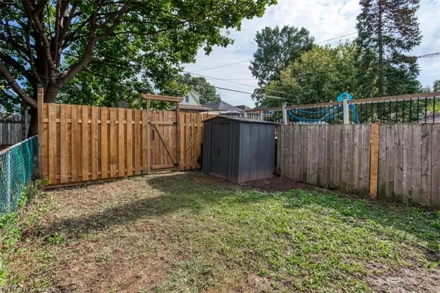 Additional image 34 of 104 Edgemont St