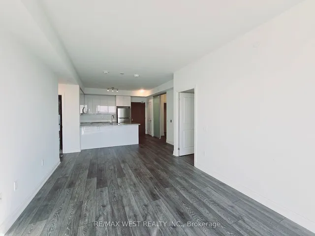 Additional image 9 of 1050 Main St Unit 1114