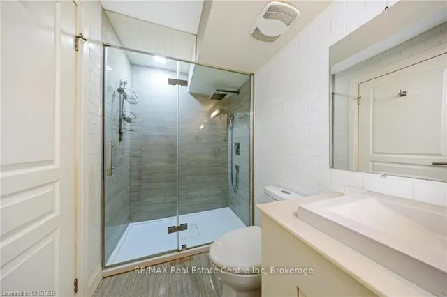 Additional image 39 of 567 SANDERSON Cres