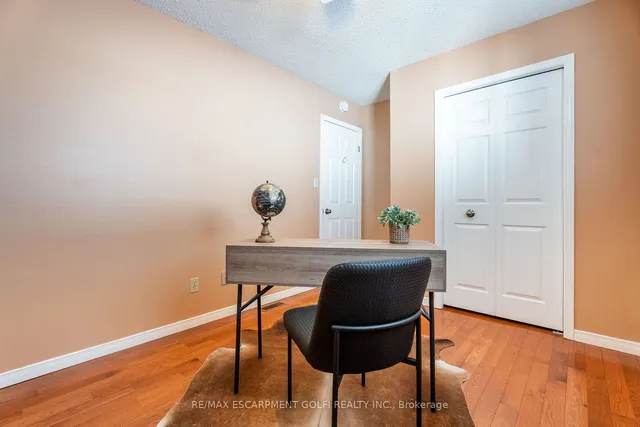 Additional image 29 of 54 Goldcrest Dr