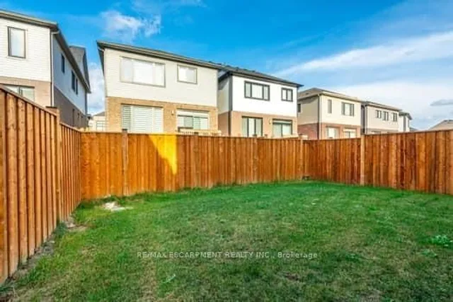 Additional image 40 of 128 FAIREY Cres