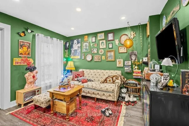 Additional image 17 of 191 WENTWORTH St