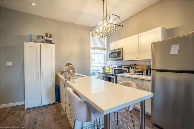 Additional image 10 of 165 Emerald St