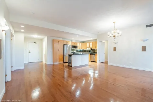 Additional image 11 of 399 Elizabeth St Unit 611