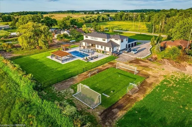 Additional image 33 of 37 Eleventh Rd