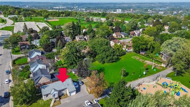 Additional image 47 of 136 Brantdale Ave