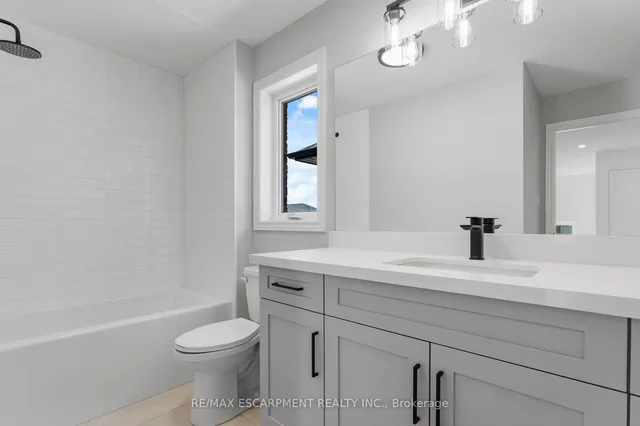 Additional image 20 of 34 Hampshire Pl