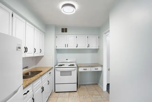 Additional image 6 of 151 La Rose Ave Unit 705