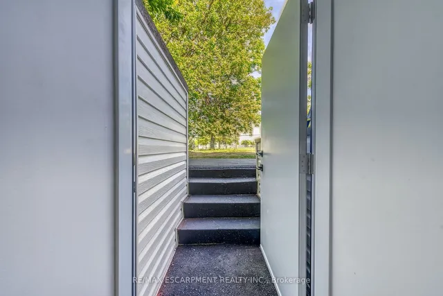 Additional image 29 of 21 Weir St