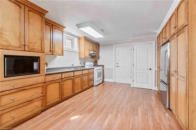 Additional image 35 of 80 Margaret Ave