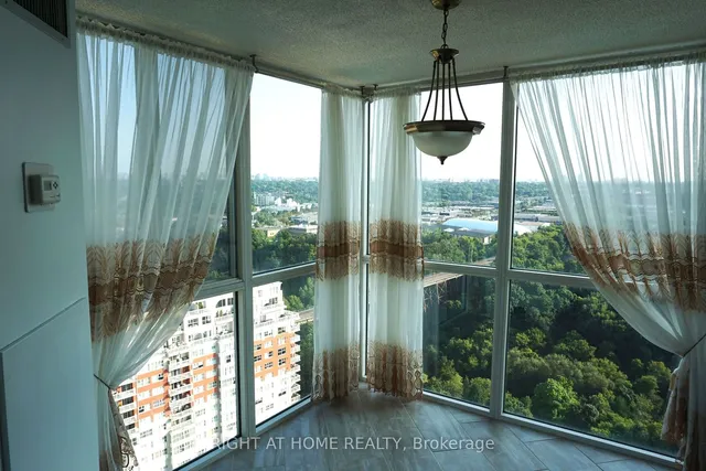 Additional image 21 of 7 Concorde Pl Unit 2110