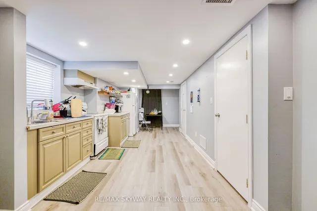 Additional image 27 of 279 ELMWOOD Cres