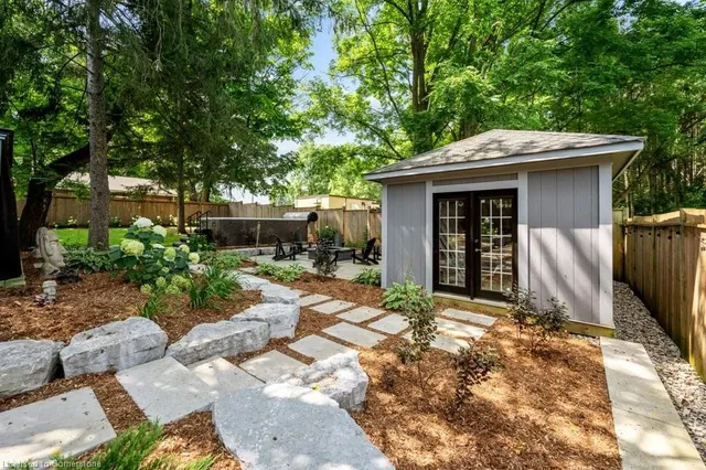 Additional image 42 of 89 Lynden Rd