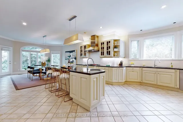 Additional image 10 of 37 Rollscourt Dr