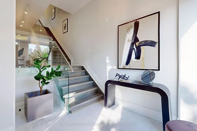 Additional image 13 of 3052 Bayview Ave