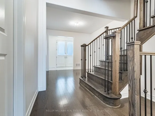 Additional image 6 of 18 Heming Tr
