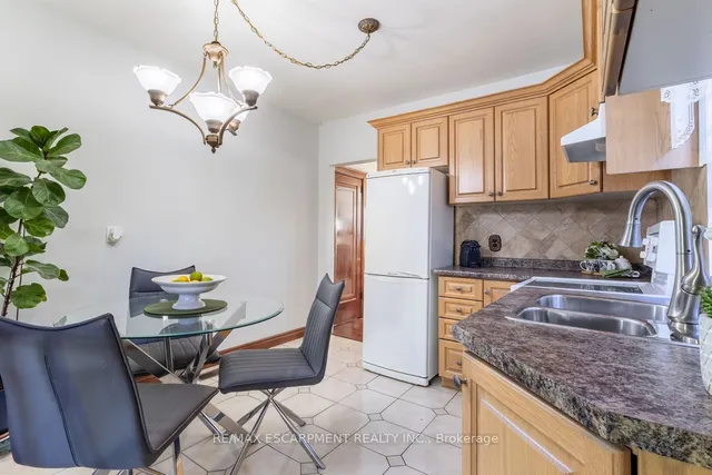 Additional image 9 of 97 Strathearne Ave