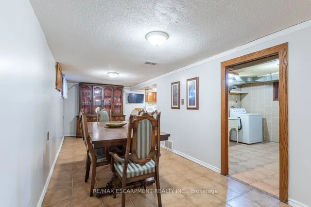 Additional image 18 of 97 Strathearne Ave