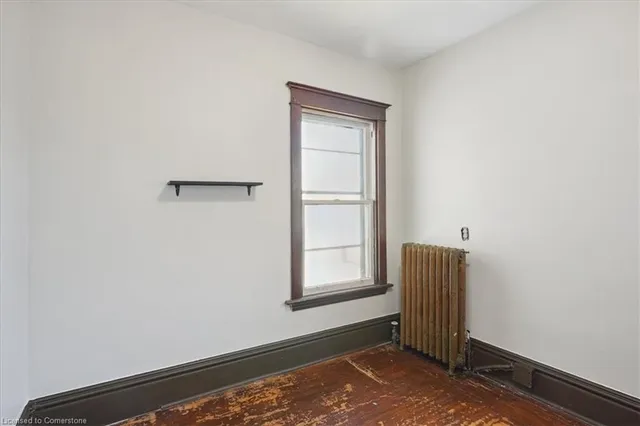 Additional image 36 of 76 Spadina Ave