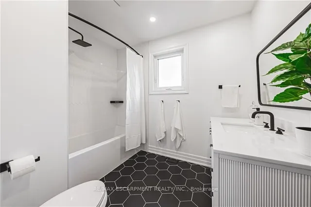 Additional image 33 of 14 Dolphin Pl