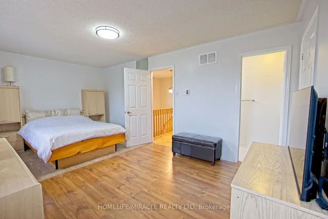 Additional image 15 of 157 Cinrickbar Dr