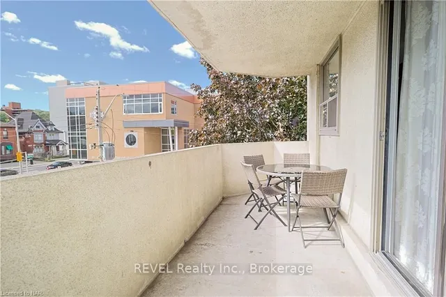 Additional image 17 of 21 EAST Ave Unit 302