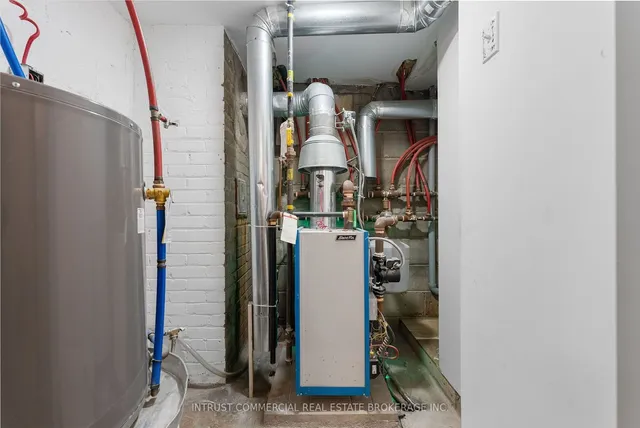 Additional image 11 of 3635 Dundas St