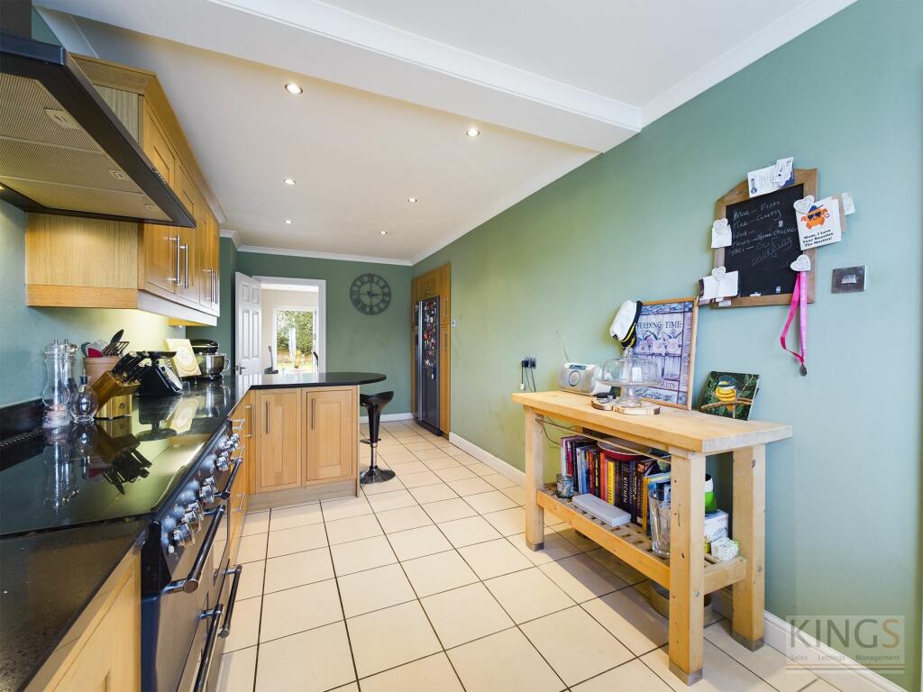 Additional image 11 of Roestock Lane, Colney Heath, AL4