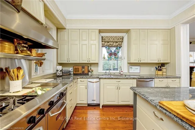 Additional image 13 of 103 THOMAS St