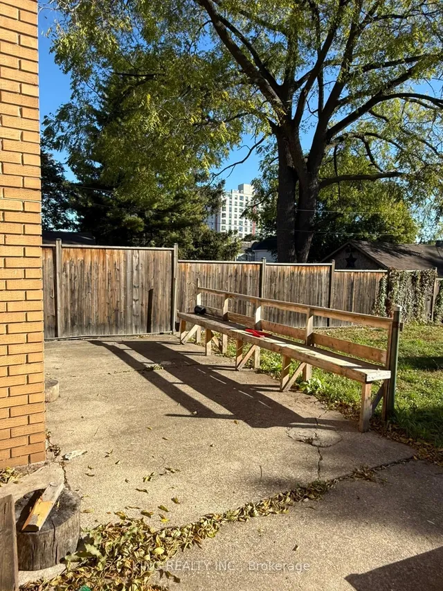 Additional image 26 of 98 FERGUSON Ave