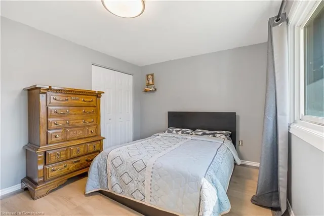 Additional image 24 of 6 Rideau Cres