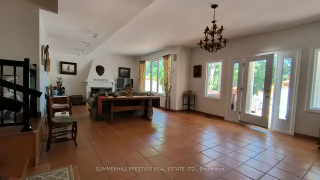 Additional image 40 of 4657 Dundas St