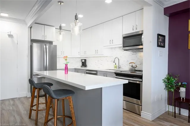 Additional image 10 of 1966 Main St Unit 1404