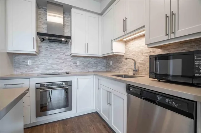 Additional image 6 of 2093 FAIRVIEW St Unit 1702