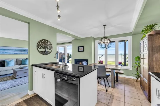 Additional image 9 of 515 North Service Rd Unit 23