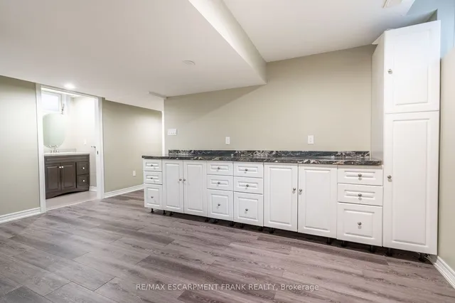 Additional image 32 of 19 HAZELTON Ave