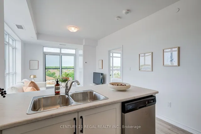 Additional image 10 of 460 Dundas St Unit 702