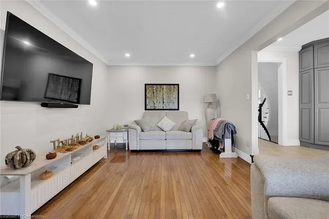 Additional image 20 of 10 Vega Cres